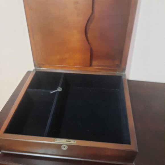 Bombay Wooden Treasure/Memory Box - Picture 1 of 7